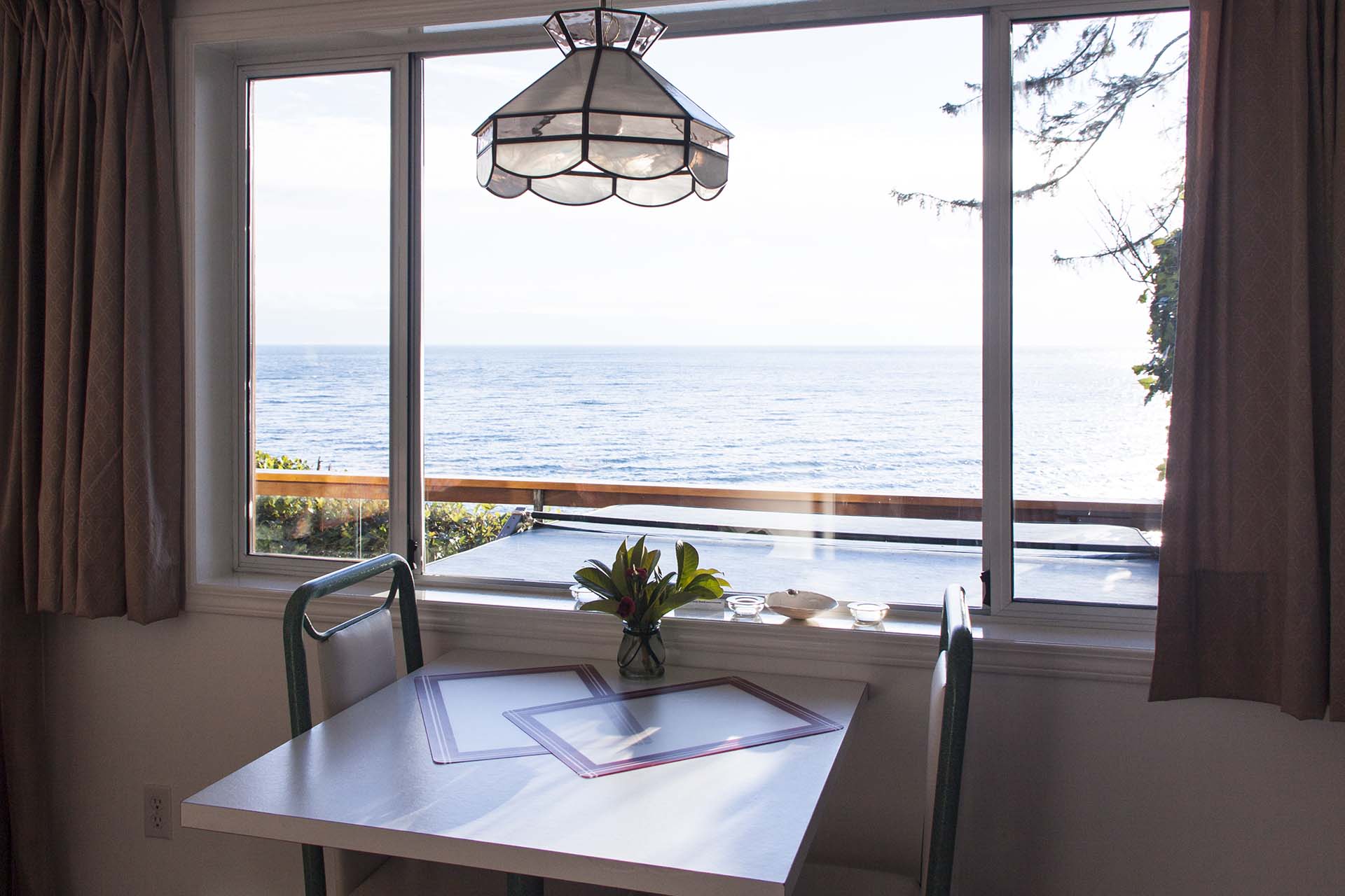 Ocean View Dining in Cottage 4
